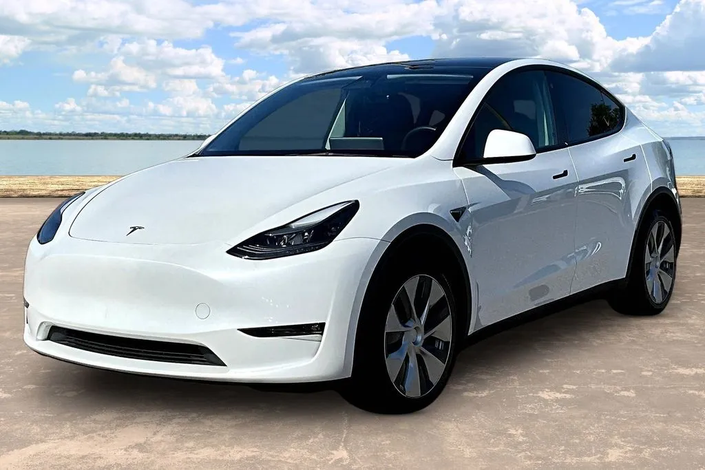 White 2023 Tesla Model Y Long Range for sale in Jacksonville, FL