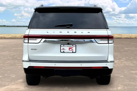 More photos of 2022 Lincoln Navigator Black Label at Gravity Autos Jacksonville, FL