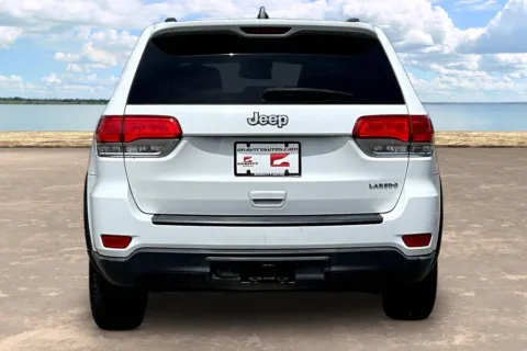 More photos of 2015 Jeep Grand Cherokee Laredo at Gravity Autos Jacksonville, FL