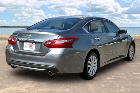 More photos of 2018 Nissan Altima 2.5 S at Gravity Autos Jacksonville, FL