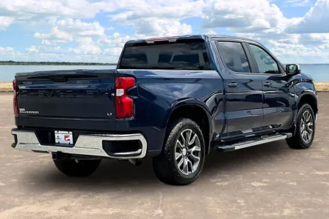 More photos of 2022 Chevrolet Silverado 1500 LT at Gravity Autos Jacksonville, FL