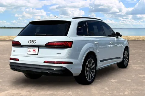More photos of 2022 Audi Q7 45 Premium Plus at Gravity Autos Jacksonville, FL