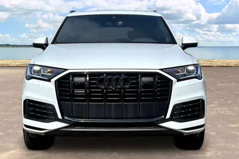 Photos of 2022 Audi Q7 45 Premium Plus for sale in Jacksonville, FL at Gravity Autos Jacksonville