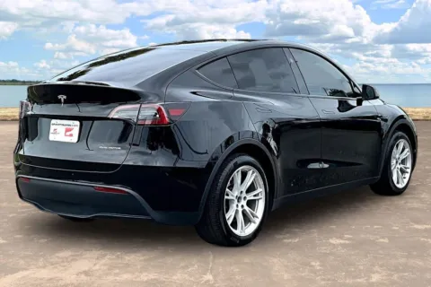 More photos of 2024 Tesla Model Y Long Range at Gravity Autos Jacksonville, FL