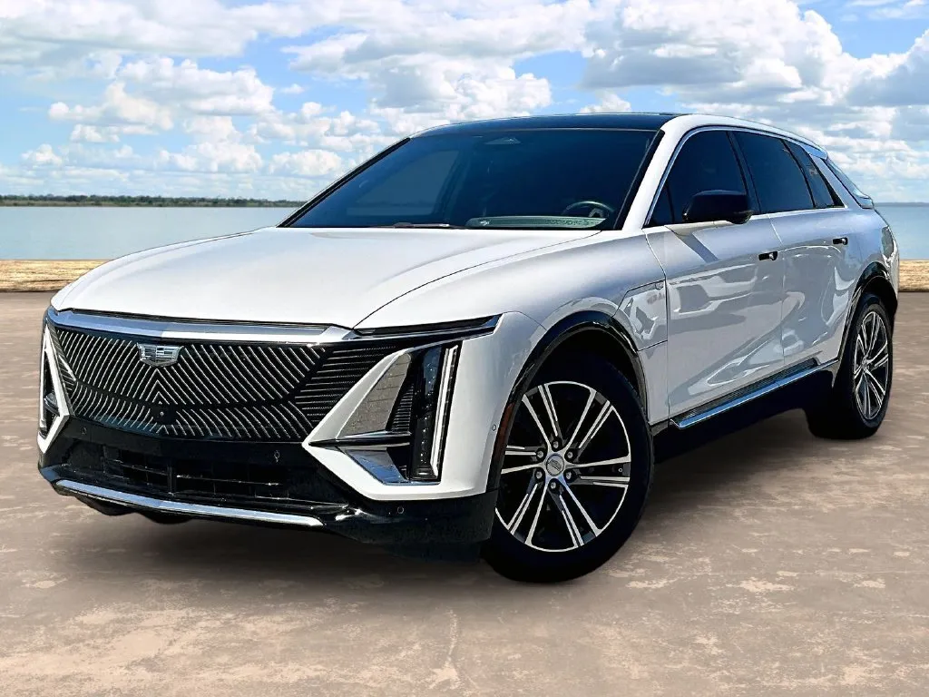 White 2024 Cadillac LYRIQ Luxury for sale in Jacksonville, FL