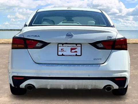 More photos of 2022 Nissan Altima 2.5 SV at Gravity Autos Jacksonville, FL
