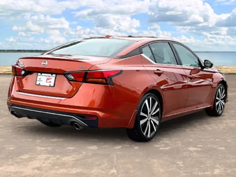 More photos of 2021 Nissan Altima 2.5 SR at Gravity Autos Jacksonville, FL
