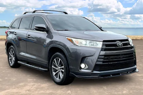 Another view of 2019 Toyota Highlander XLE for sale in Jacksonville, FL at Gravity Autos Jacksonville