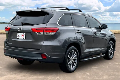 More photos of 2019 Toyota Highlander XLE at Gravity Autos Jacksonville, FL