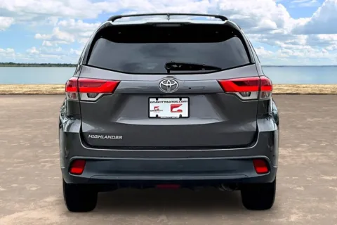 More photos of 2019 Toyota Highlander XLE at Gravity Autos Jacksonville, FL