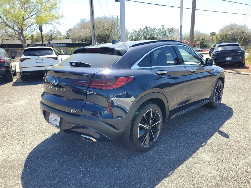 2022 Infiniti QX55 Luxe photo 2