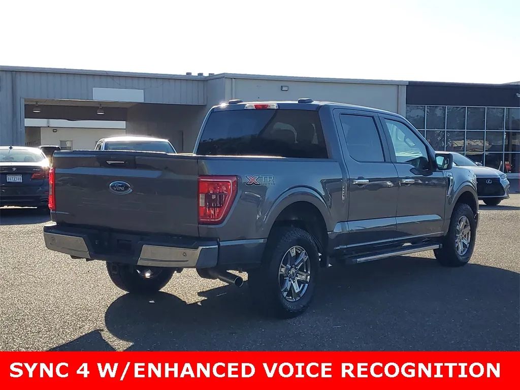2021 Ford F-150 XLT photo 2