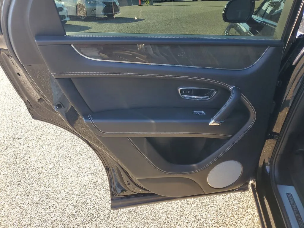 2019 Bentley Bentayga Base - Photo 18