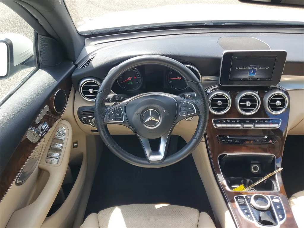 2018 Mercedes Benz GLC 300 photo 4