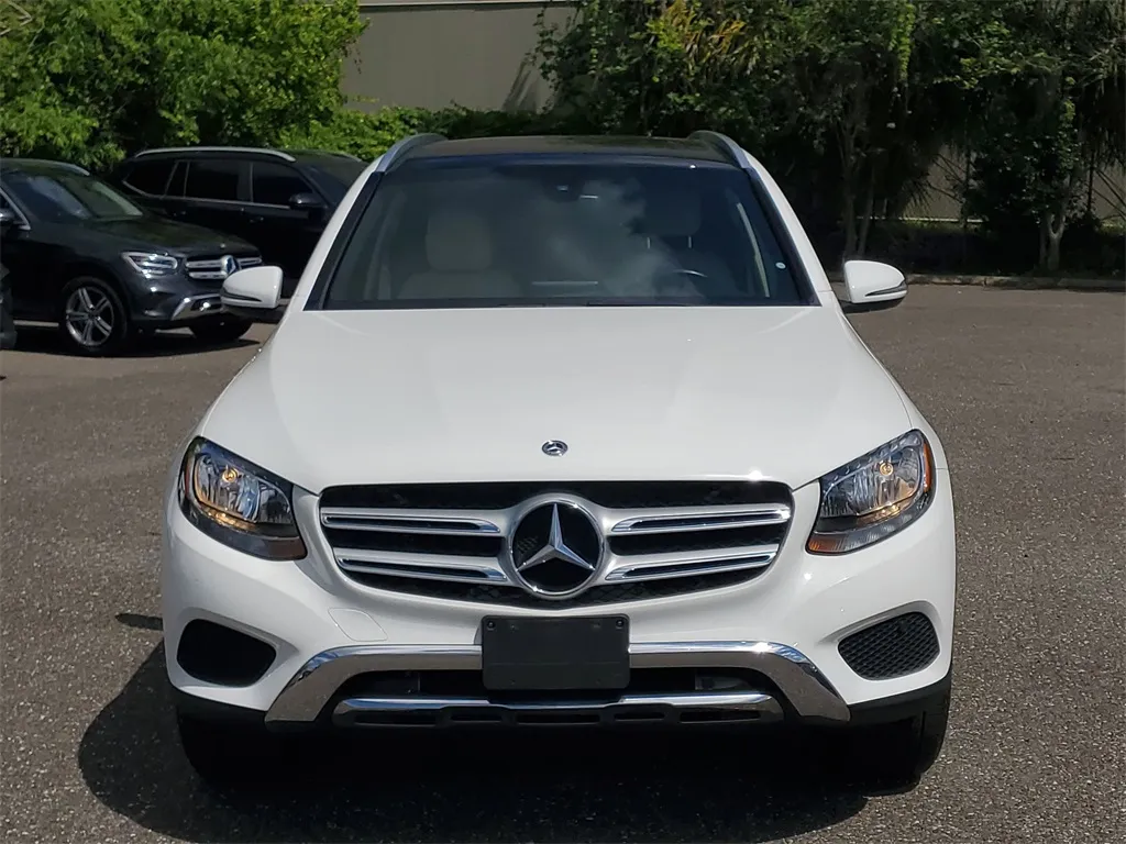 2018 Mercedes Benz GLC 300 photo 2