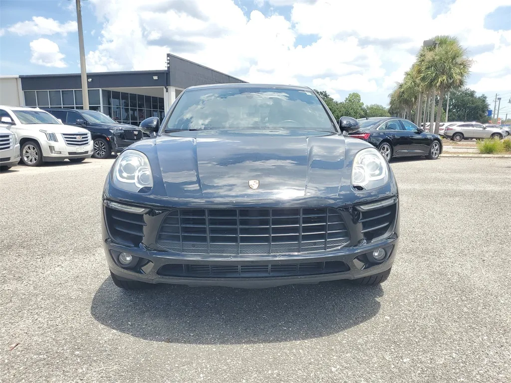 2017 Porsche Macan Base photo 3