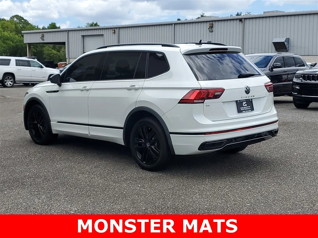 2022 Volkswagen Tiguan SE R-Line Black photo 2