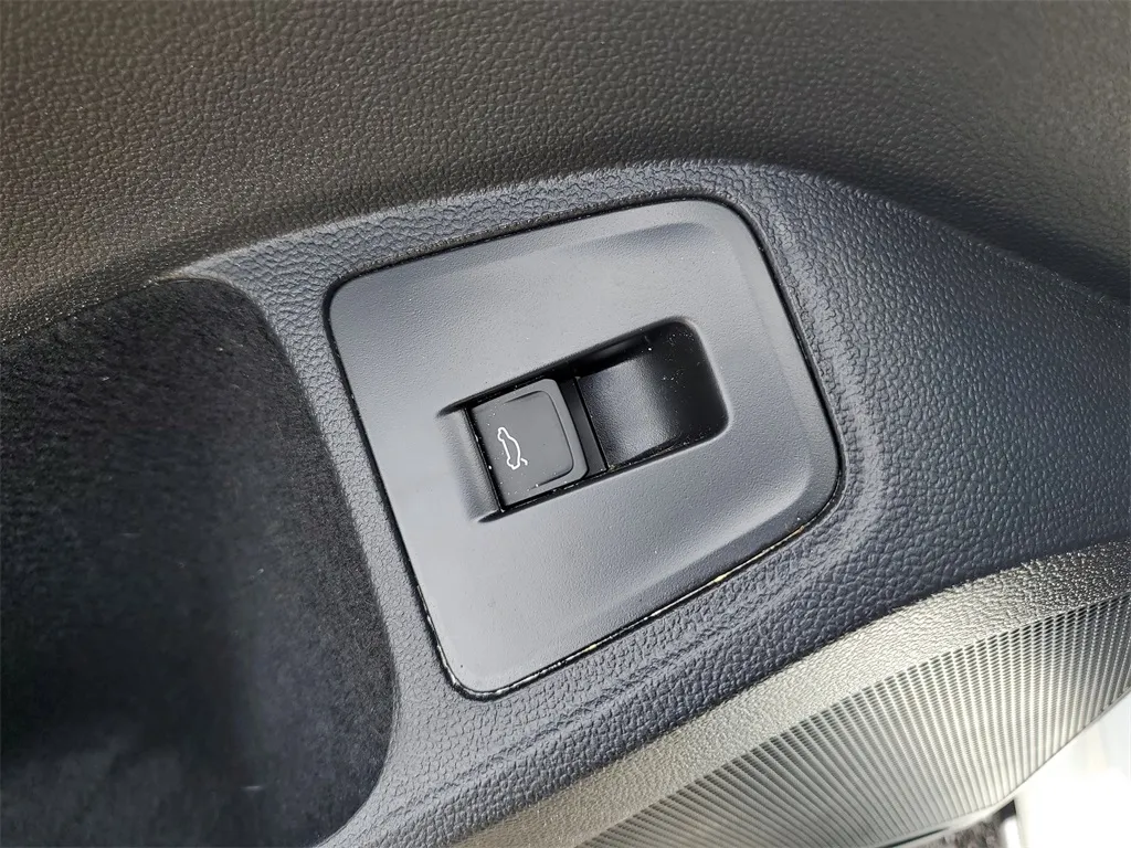 2022 Volkswagen Tiguan SE photo 4