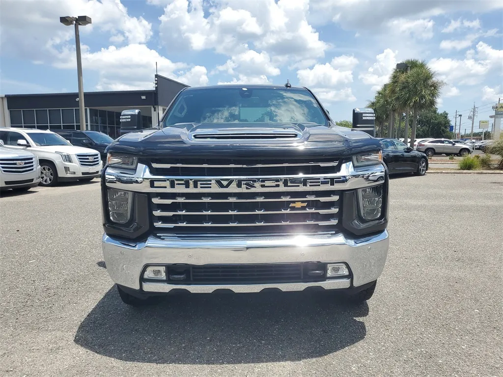 2020 Chevrolet Silverado 2500HD LTZ photo 3