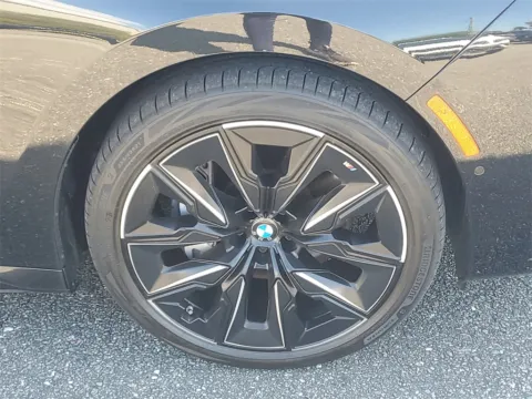 More photos of 2023 BMW i7 xDrive60 at Gravity Autos Jacksonville, FL
