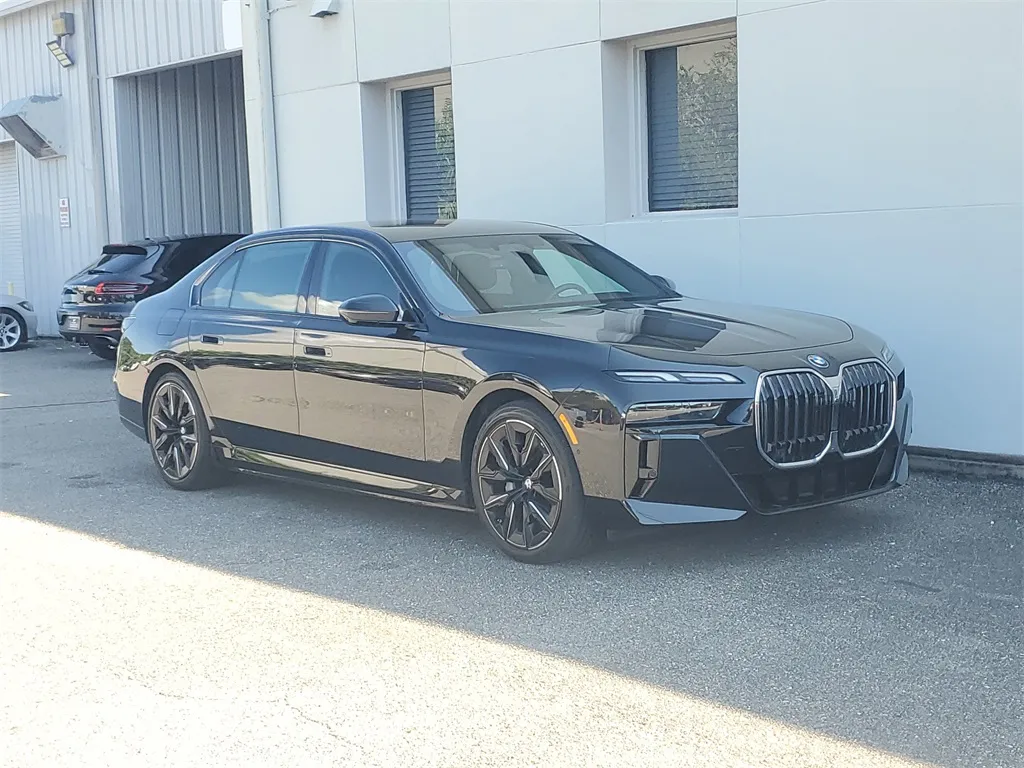 2023 Bmw i7 xDrive60 photo 2