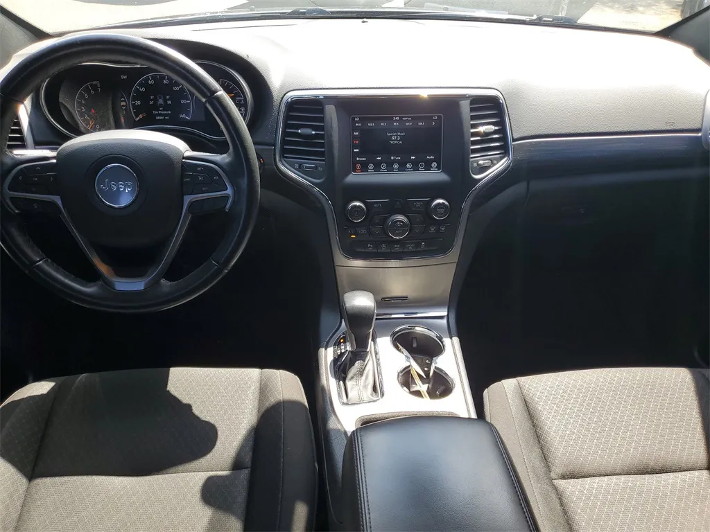 2021 Jeep Grand Cherokee Laredo E photo 4