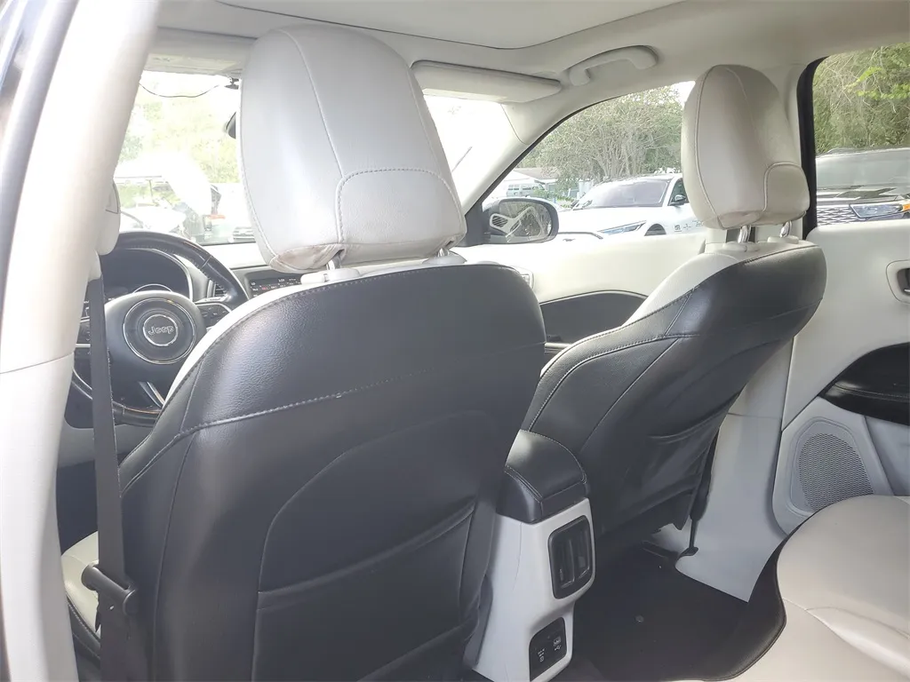 2019 Jeep Compass Latitude photo 4