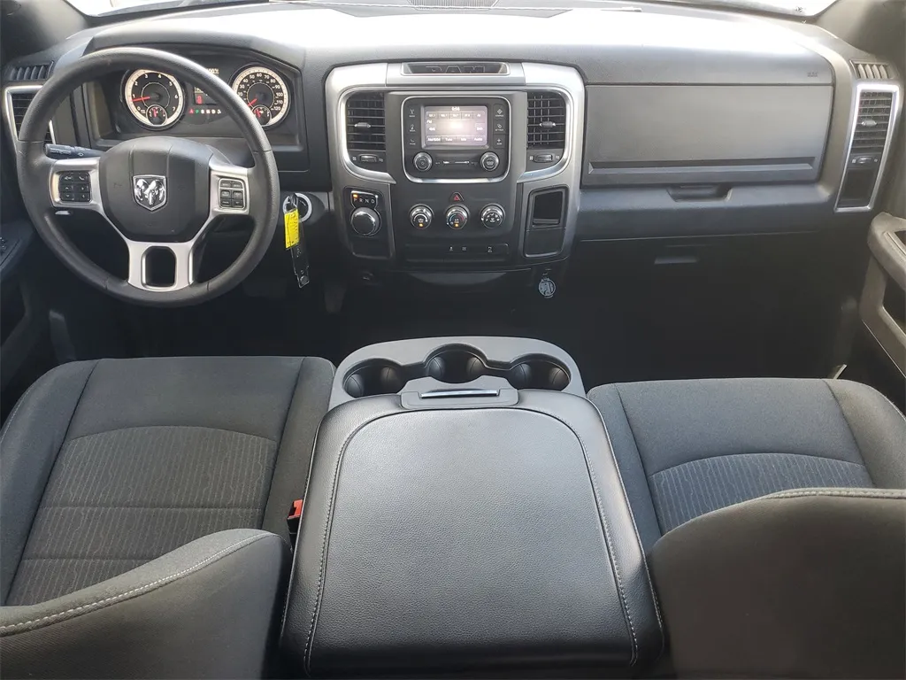 2024 Ram 1500 Classic Warlock photo 4