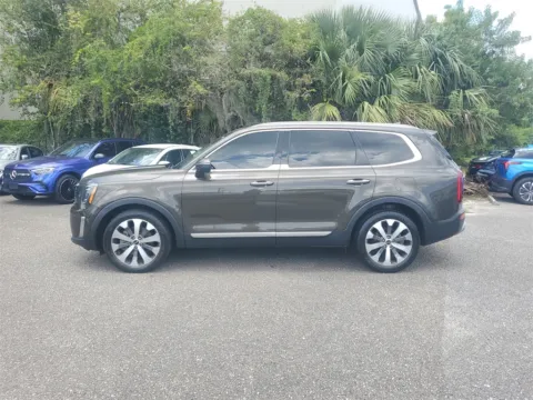 Photos of 2021 Kia Telluride S for sale in Jacksonville, FL at Gravity Autos Jacksonville