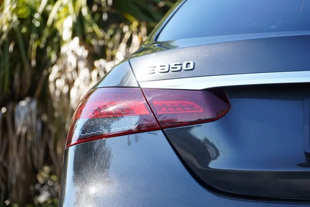 2021 Mercedes Benz E 350 photo 3