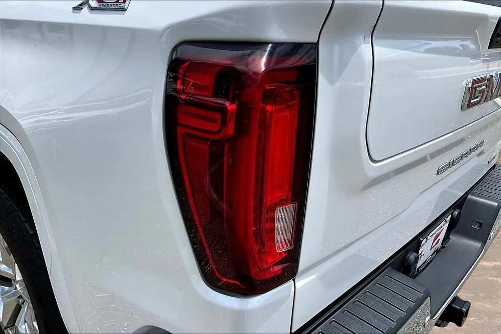 2020 GMC Sierra 1500 SLT - Photo 23