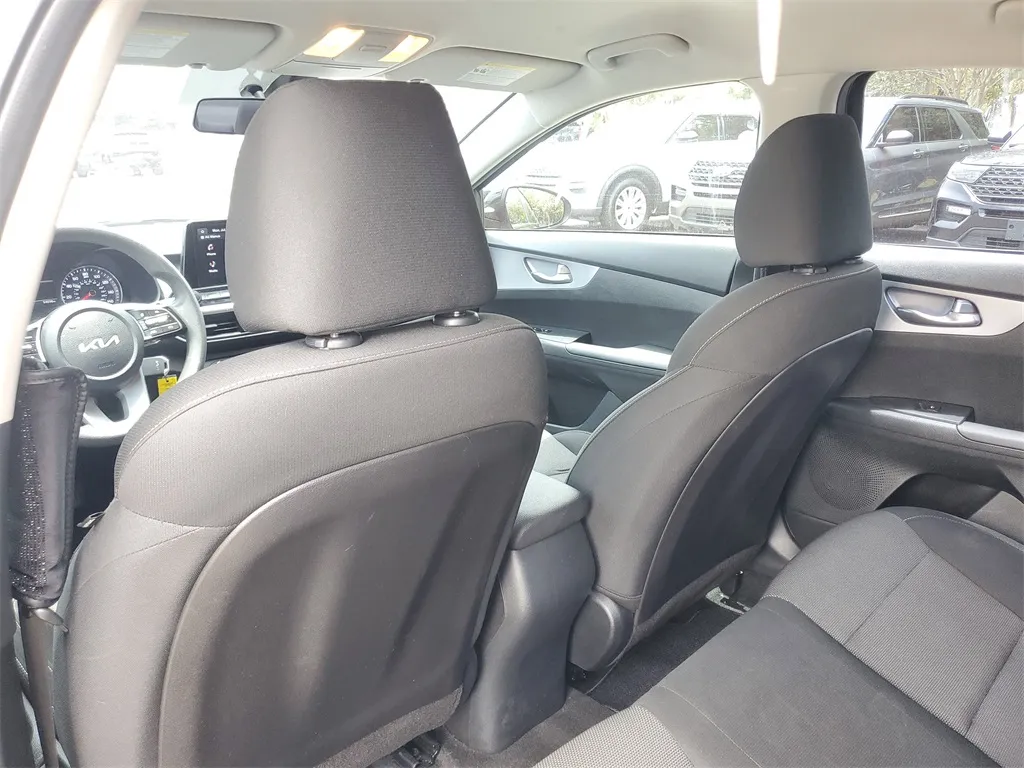 2022 Kia Forte LXS photo 4