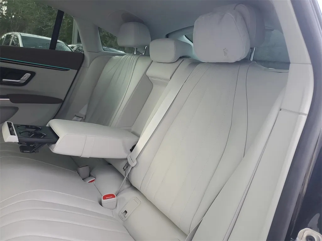 2023 Mercedes Benz EQS Sedan 450 photo 4