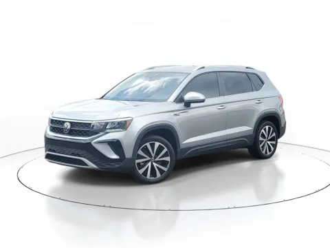 Silver 2022 Volkswagen Taos 1.5T SE for sale in Jacksonville, FL