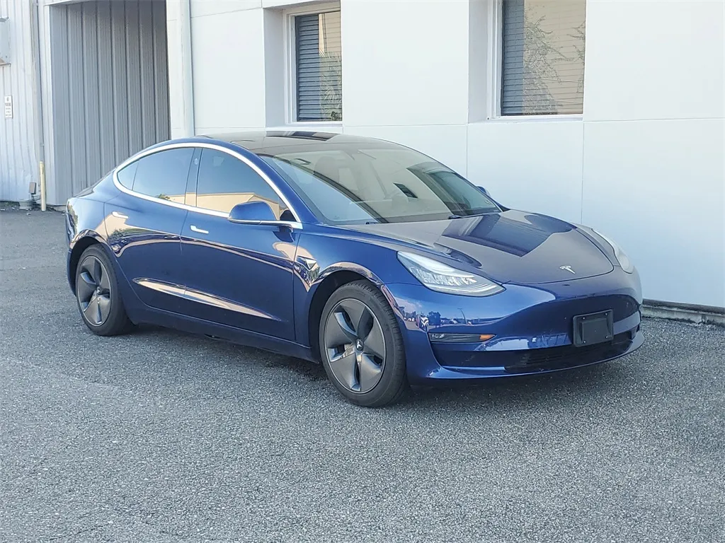 2020 Tesla Model 3 Long Range photo 2