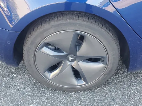 More photos of 2020 Tesla Model 3 Long Range at Gravity Autos Jacksonville, FL