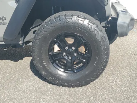 More photos of 2020 Jeep Wrangler Sport S at Gravity Autos Jacksonville, FL
