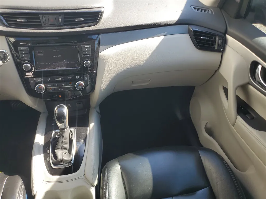 2020 Nissan Rogue Sport SV photo 4