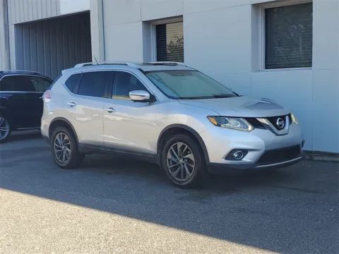 More photos of 2016 Nissan Rogue SL at Gravity Autos Jacksonville, FL