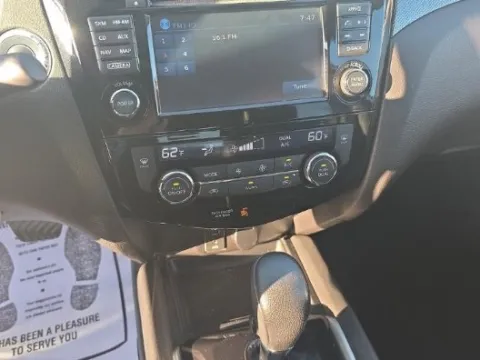 More photos of 2016 Nissan Rogue SL at Gravity Autos Jacksonville, FL
