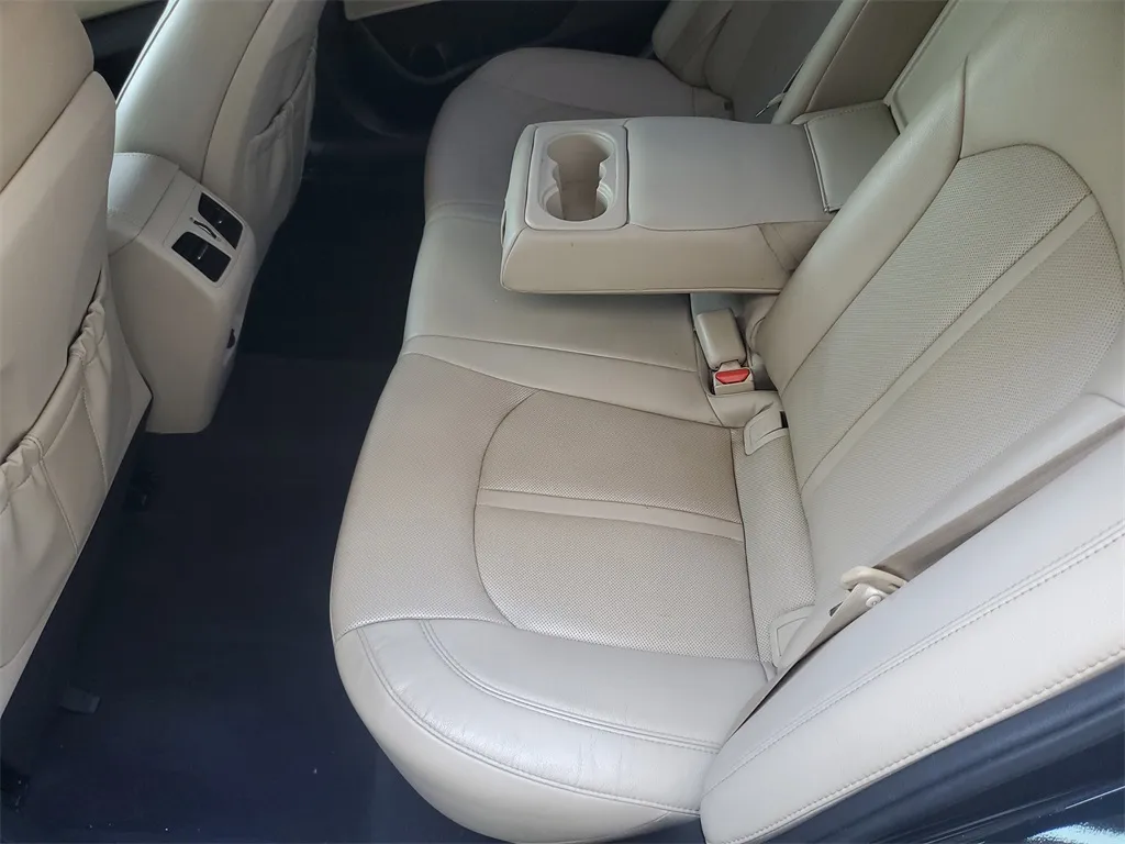2017 Hyundai Sonata Limited photo 3