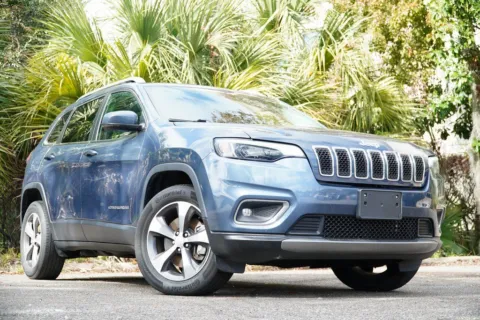 Photos of 2019 Jeep Cherokee Limited for sale in Jacksonville, FL at Gravity Autos Jacksonville