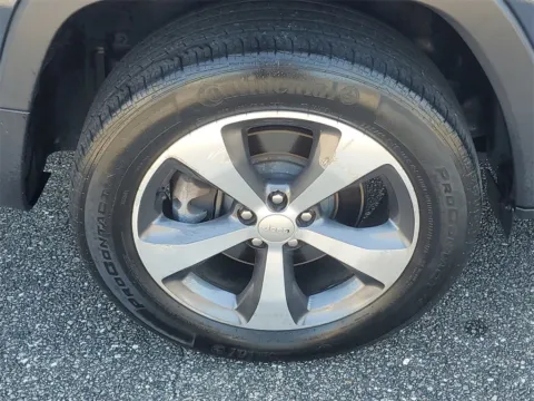 More photos of 2019 Jeep Cherokee Limited at Gravity Autos Jacksonville, FL