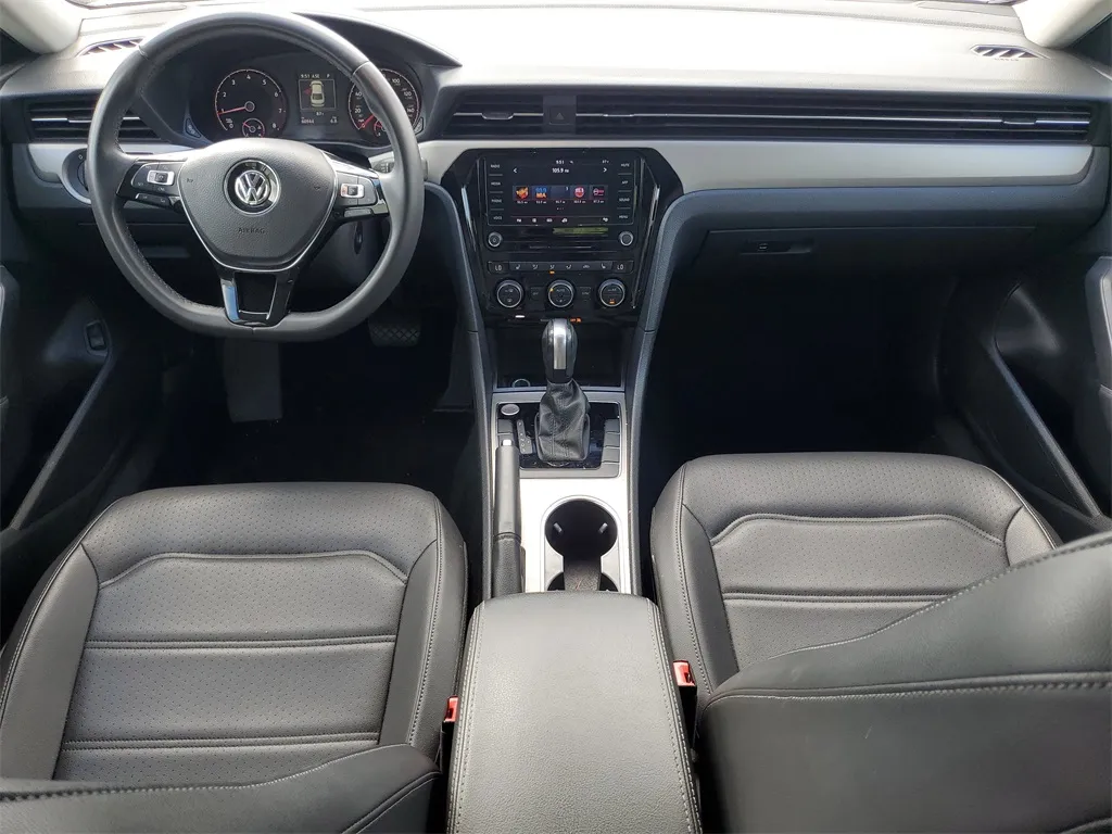 2021 Volkswagen Passat 2.0T SE photo 4