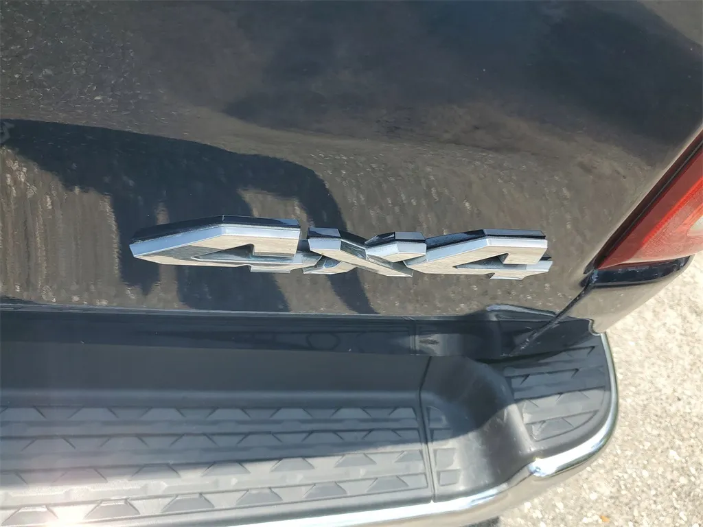 2019 Ram 1500 Big Horn Lone Star photo 3