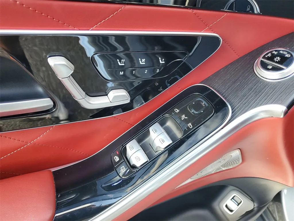 2022 Mercedes Benz S 580 4MATIC photo 4