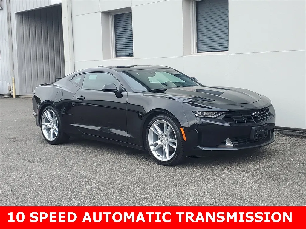 2021 Chevrolet Camaro 3LT photo 2