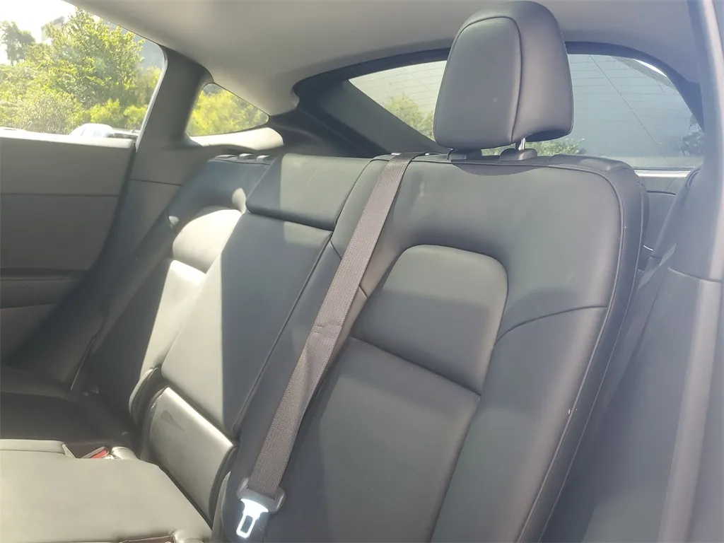 2020 Tesla Model Y Long Range photo 3