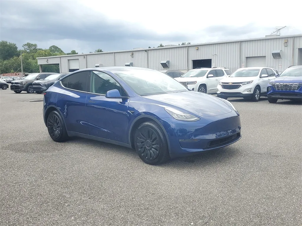 2020 Tesla Model Y Long Range photo 3