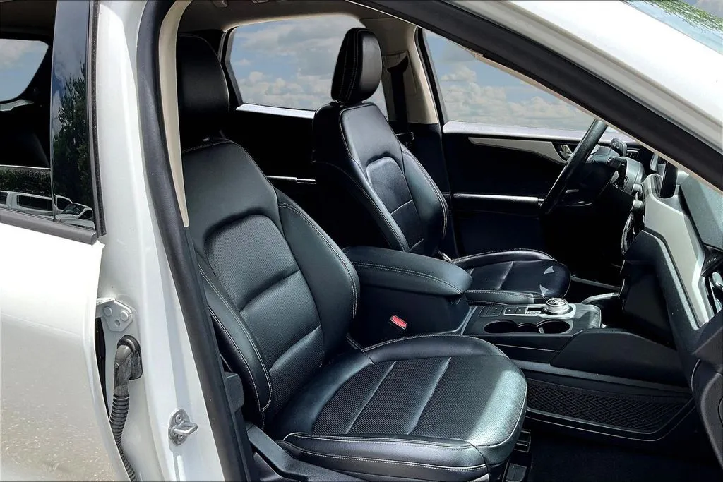 2020 Ford Escape SEL - Photo 27